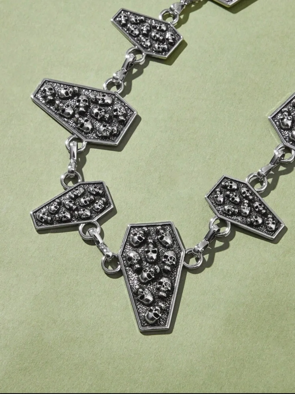 Silver Coffin and Skull Chain Belt MEW 🏷️